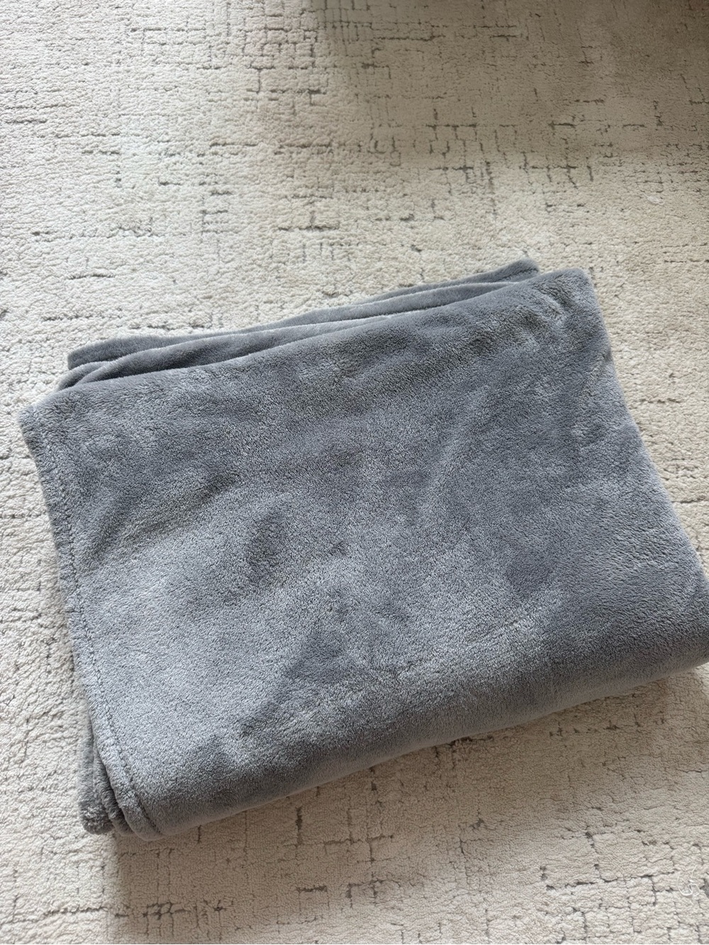 Mainstays 66” x 90” Twin/Twin XL Gray Plush Blanket